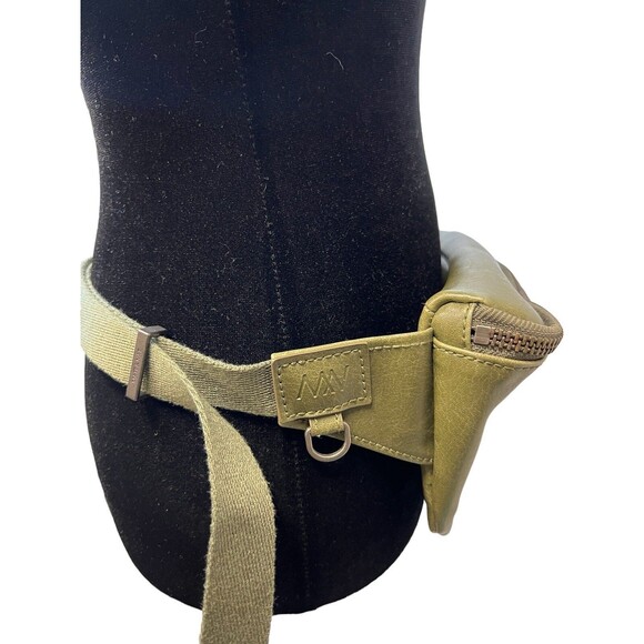 Matt And Nat Green Vie Vegan Fanny Pack Belt Bag Unisex EUC - Picture 7 of 16